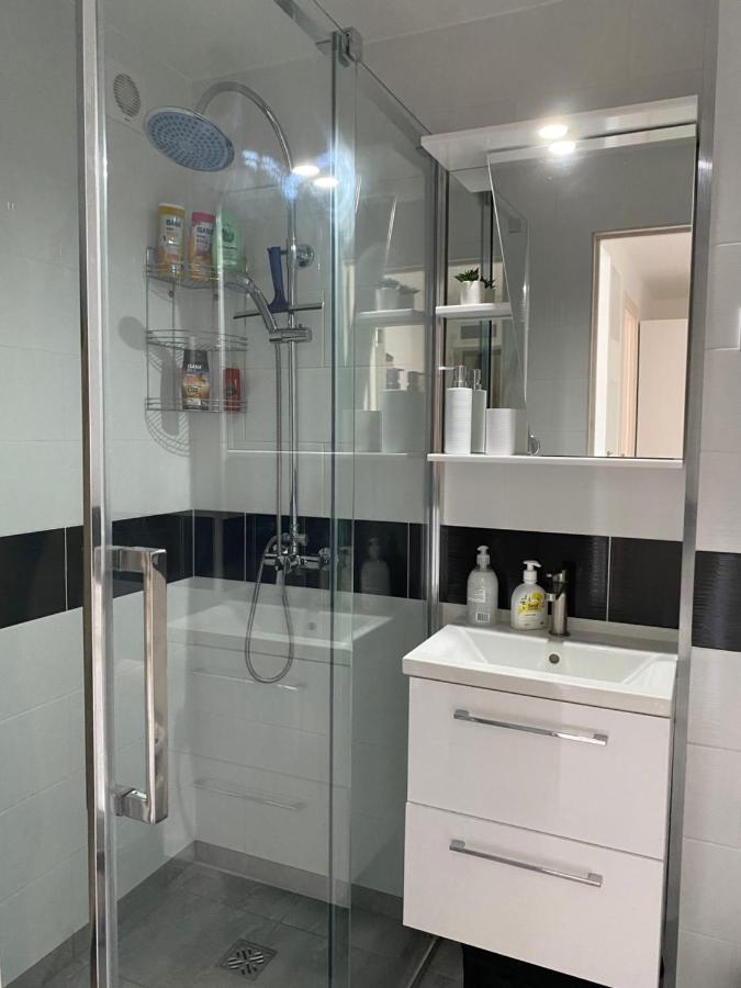 Centra Apartamenti อาลูคเซน์ ภายนอก รูปภาพ